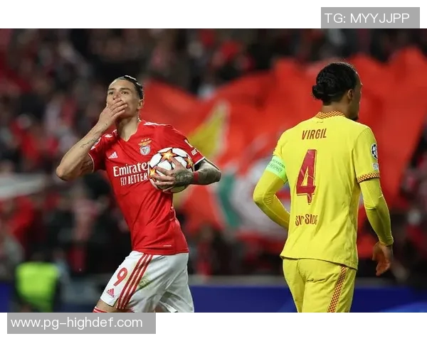 友谊赛惊现冷门本菲卡与利物浦激战成平局补时进球引发全场狂欢