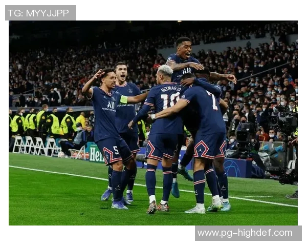 德甲激战：巴黎圣日耳曼凭点球险胜利物浦引发争议与热议