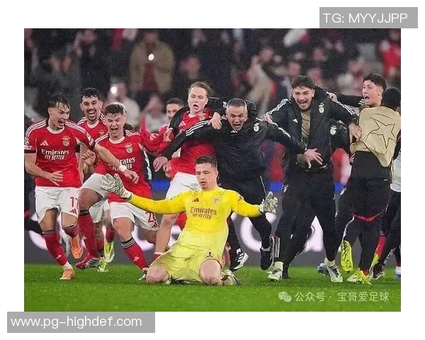 世界杯曼联险胜本菲卡乌龙球成比赛转折点全场沸腾解析 世界杯曼联险胜本菲卡乌龙球成比赛转折点全场沸腾解析